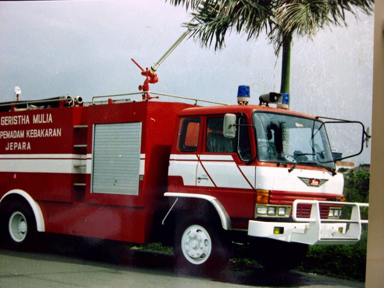 Proyek mobil pemadam kebakaran 8